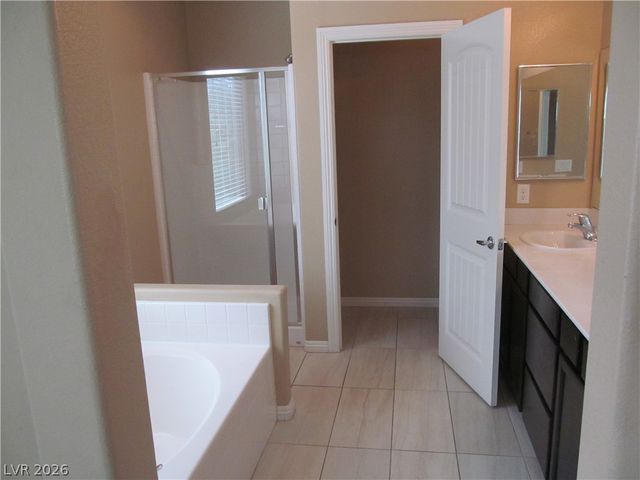 3711 GILMORE CREEK Street, Las Vegas, NV 89129