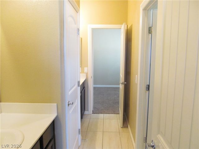 3711 GILMORE CREEK Street, Las Vegas, NV 89129