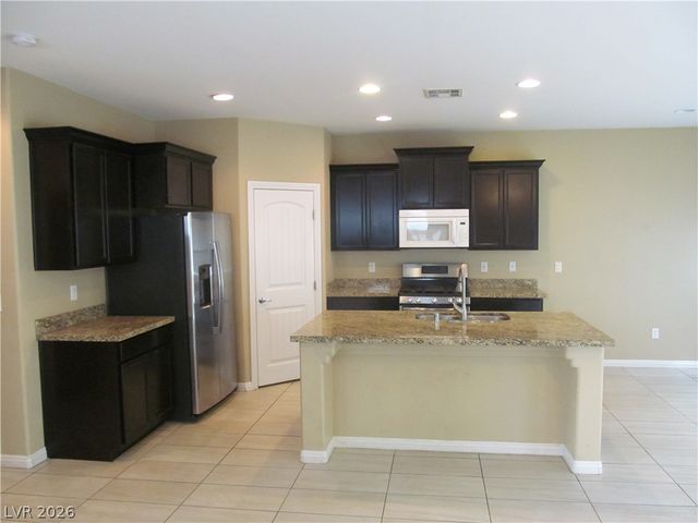 3711 GILMORE CREEK Street, Las Vegas, NV 89129