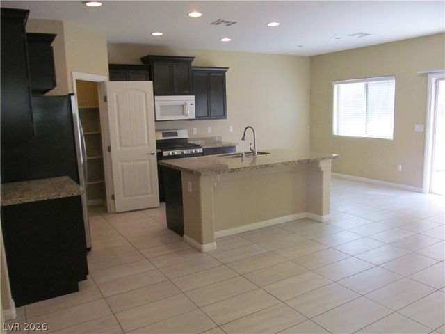 3711 GILMORE CREEK Street, Las Vegas, NV 89129