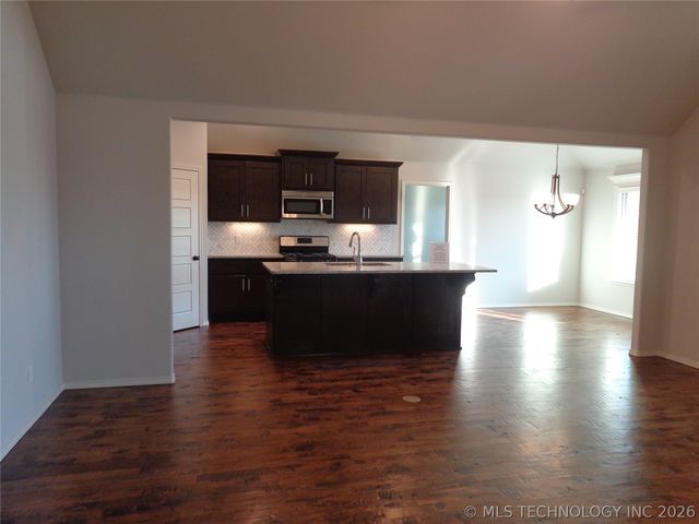 18418 E 50th Place, Tulsa, OK 74134