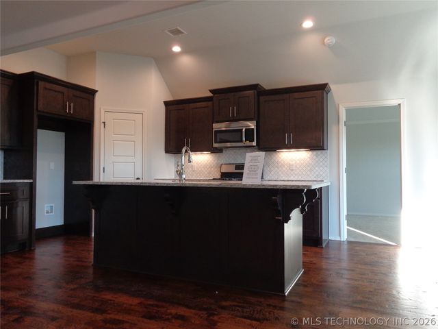 18418 E 50th Place, Tulsa, OK 74134