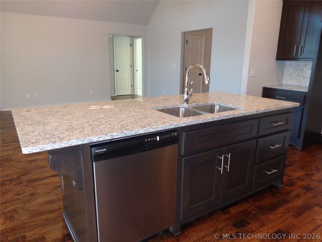 18418 E 50th Place, Tulsa, OK 74134