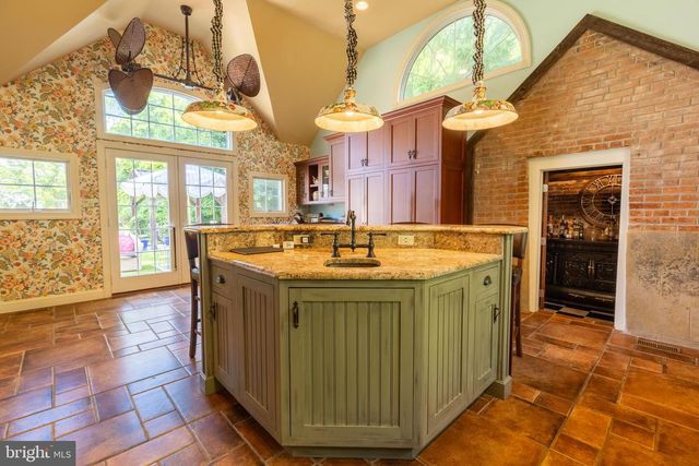 622 CENTRAL AVE, Linwood, NJ 08221