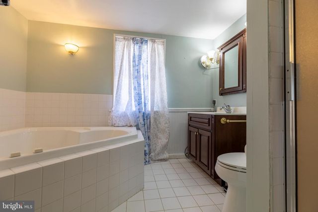 622 CENTRAL AVE, Linwood, NJ 08221