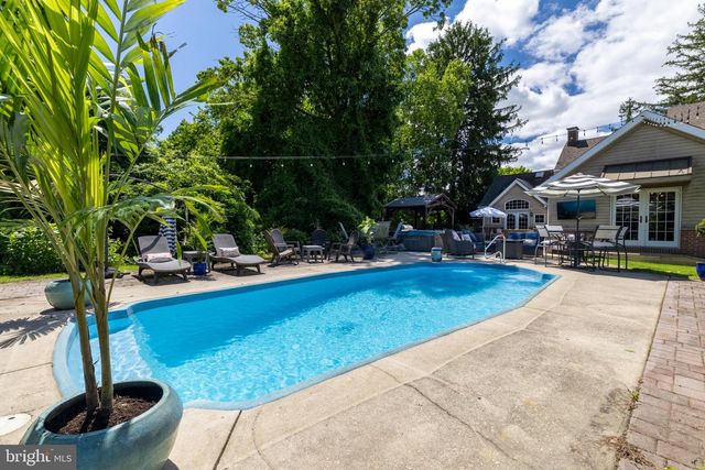 622 CENTRAL AVE, Linwood, NJ 08221