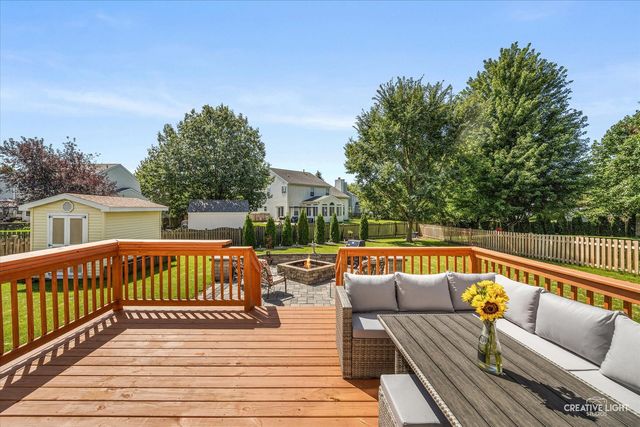 1817 Thornapple Way, Aurora, IL 60504
