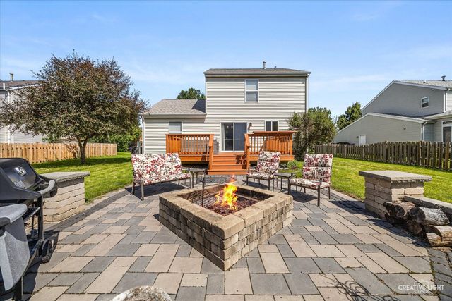 1817 Thornapple Way, Aurora, IL 60504