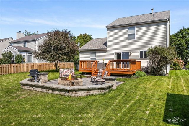 1817 Thornapple Way, Aurora, IL 60504