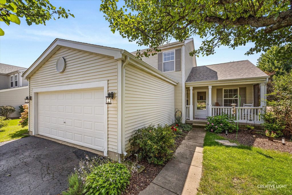 1817 Thornapple Way, Aurora, IL 60504