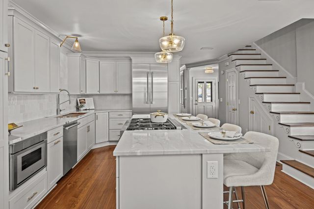 34 Pinckney Street, Charleston, SC 29401