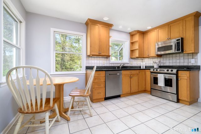 290 Red Fox Road, Stamford, CT 06903