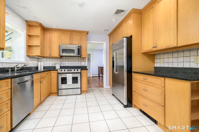 290 Red Fox Road, Stamford, CT 06903