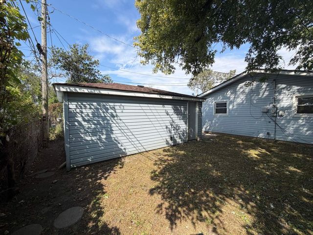 3227 Nelson Avenue, Robbins, IL 60472