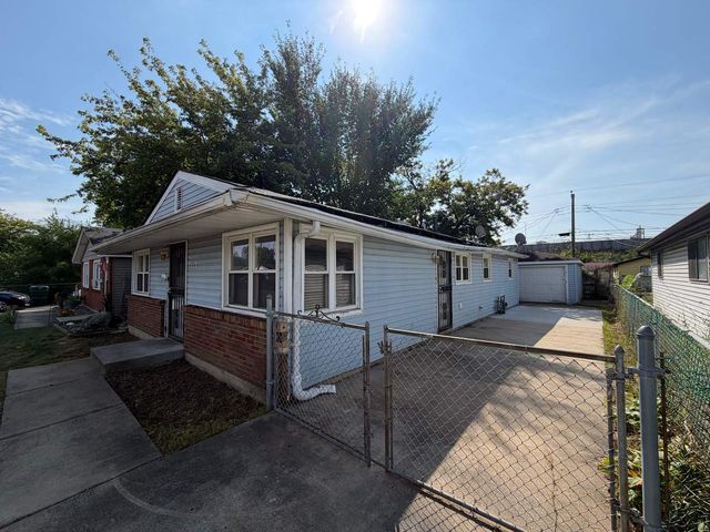 3227 Nelson Avenue, Robbins, IL 60472