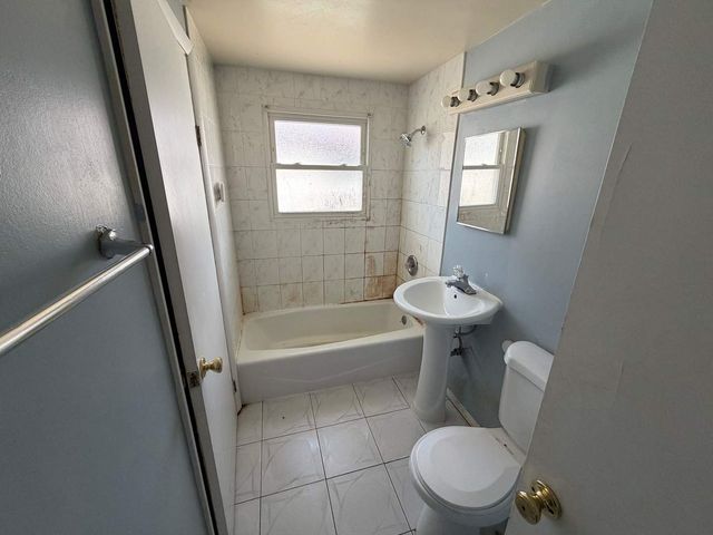 3227 Nelson Avenue, Robbins, IL 60472