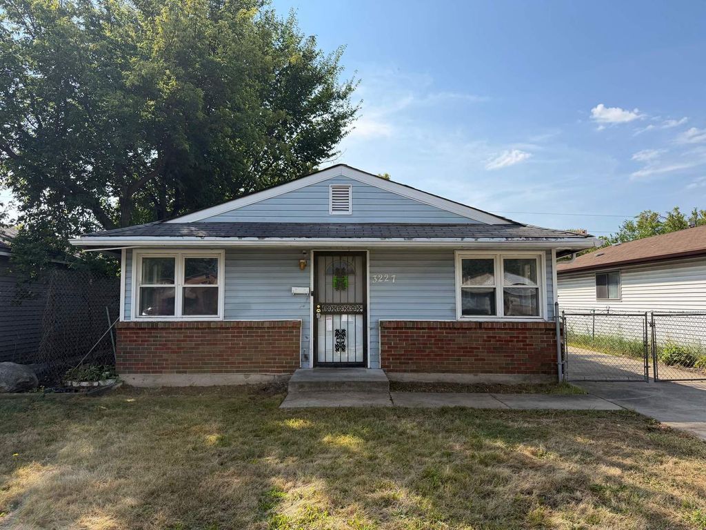 3227 Nelson Avenue, Robbins, IL 60472