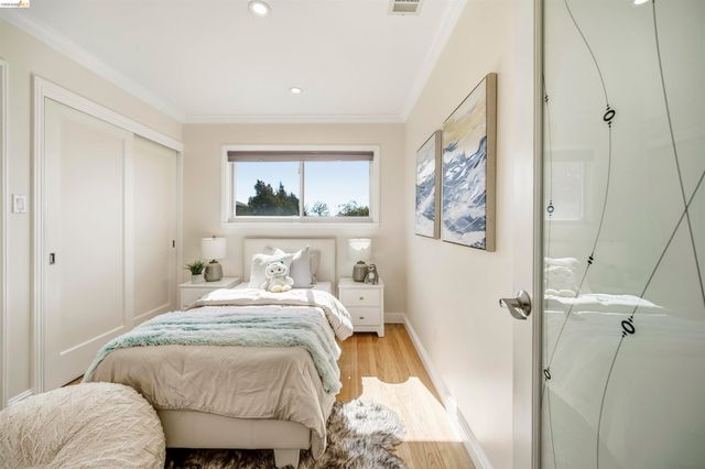 8745 Burr St, Oakland, CA 94605