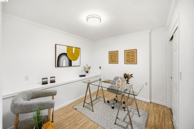 8745 Burr St, Oakland, CA 94605