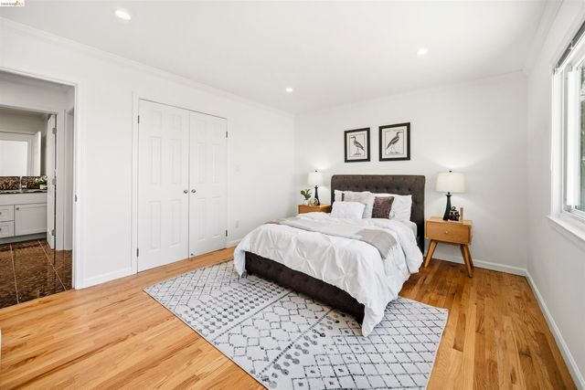 8745 Burr St, Oakland, CA 94605