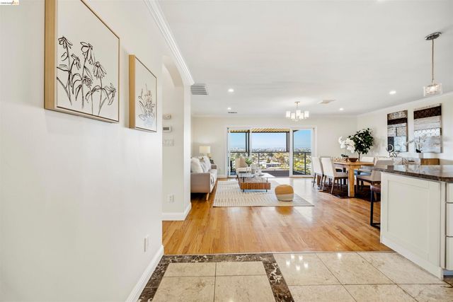 8745 Burr St, Oakland, CA 94605
