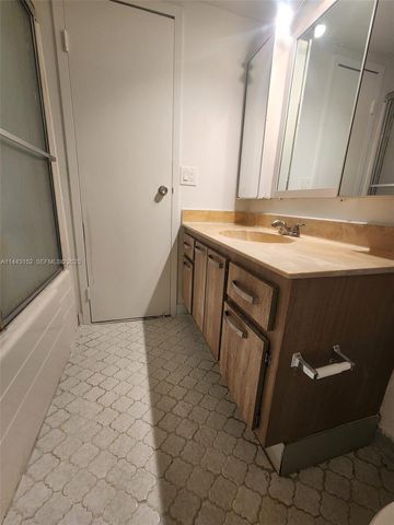13499 Biscayne Boulevard 1513, North Miami, FL 33181