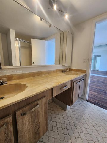 13499 Biscayne Boulevard 1513, North Miami, FL 33181