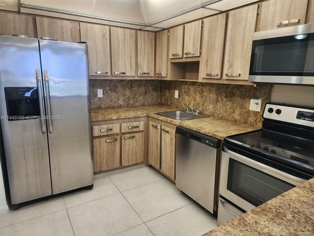 13499 Biscayne Boulevard 1513, North Miami, FL 33181