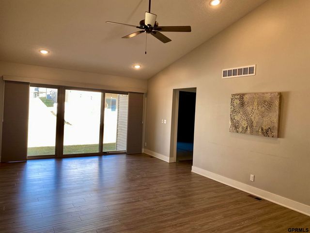 17058 NICHOLAS Street, Omaha, NE 68118