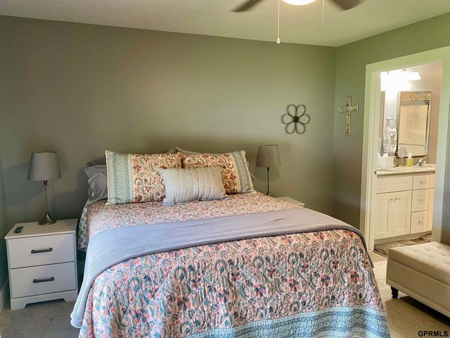 17058 NICHOLAS Street, Omaha, NE 68118