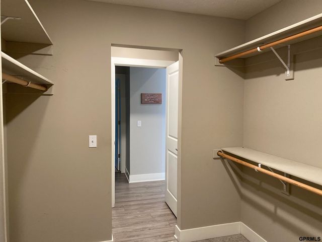 17058 NICHOLAS Street, Omaha, NE 68118