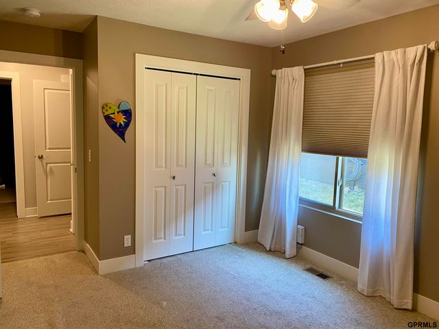 17058 NICHOLAS Street, Omaha, NE 68118