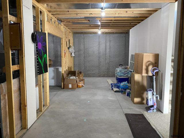 17058 NICHOLAS Street, Omaha, NE 68118