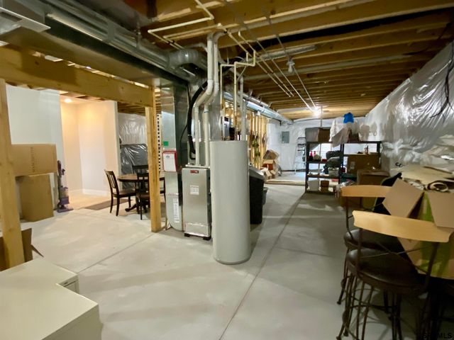 17058 NICHOLAS Street, Omaha, NE 68118