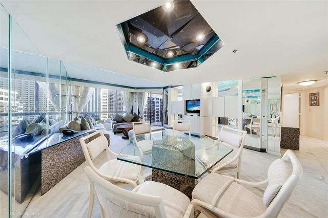 520 Brickell Key Dr A1510, Miami, FL 33131