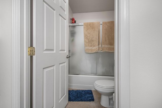 2241 W Lark Avenue, Visalia, CA 93291