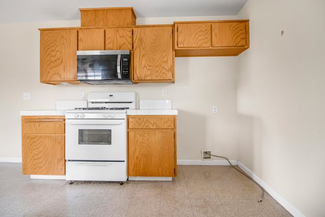 2241 W Lark Avenue, Visalia, CA 93291