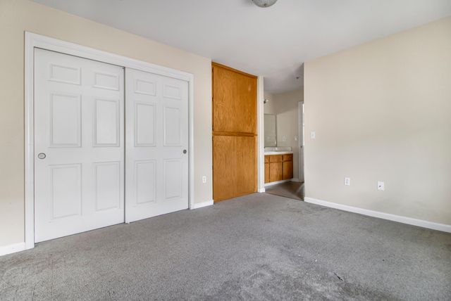 2241 W Lark Avenue, Visalia, CA 93291