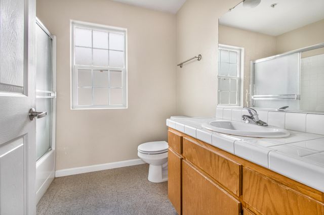 2241 W Lark Avenue, Visalia, CA 93291