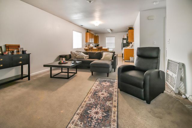 2241 W Lark Avenue, Visalia, CA 93291