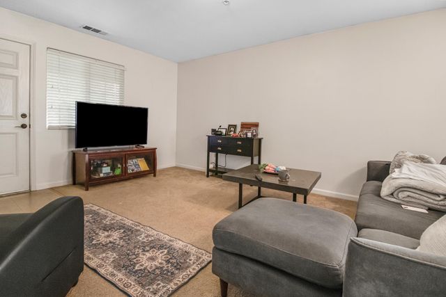 2241 W Lark Avenue, Visalia, CA 93291