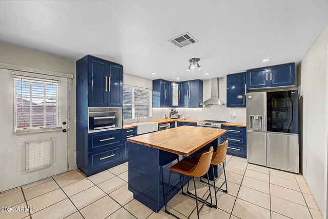6427 W PURDUE Avenue, Glendale, AZ 85302
