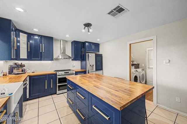 6427 W PURDUE Avenue, Glendale, AZ 85302