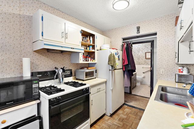 2610 Garfield Avenue 101, Minneapolis, MN 55408