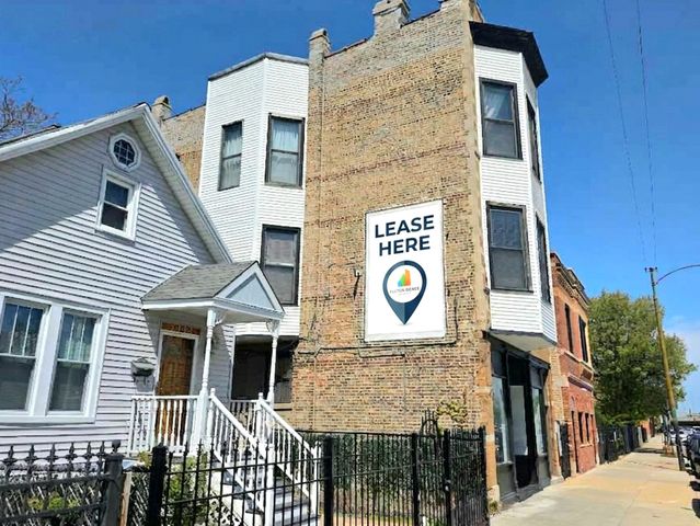2704 N CALIFORNIA Avenue 1F, Chicago, IL 60647