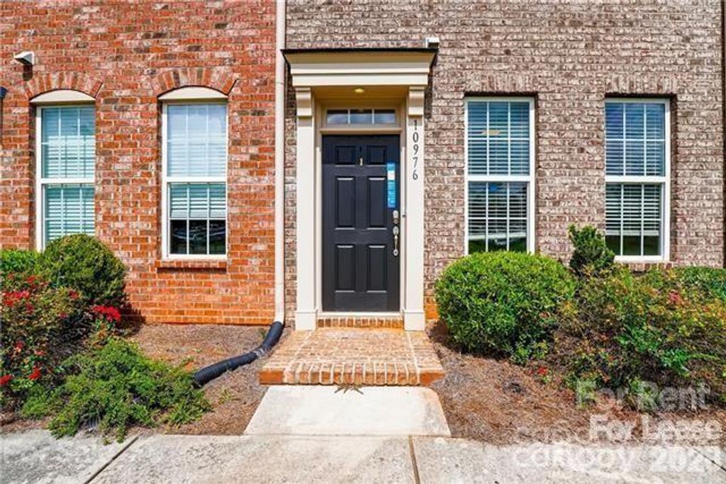 10976 Cedar Walk Lane, Charlotte, NC 28277