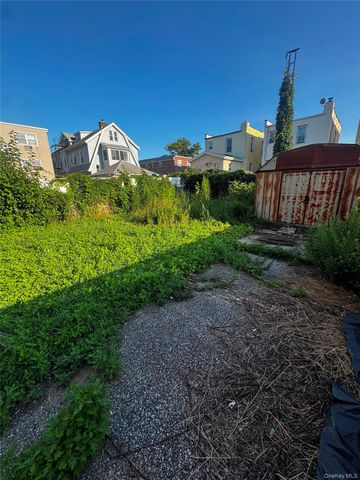 958 E 226th Street, Bronx, NY 10466