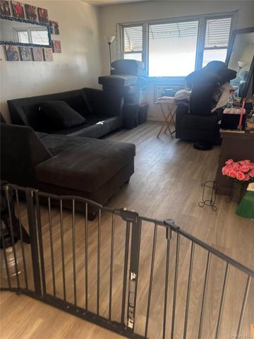 958 E 226th Street, Bronx, NY 10466