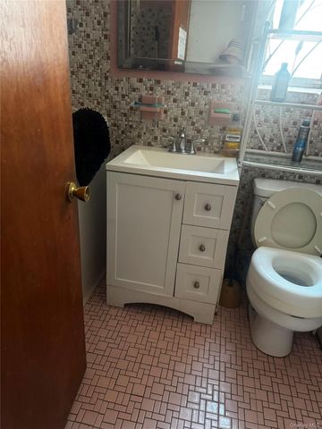 958 E 226th Street, Bronx, NY 10466