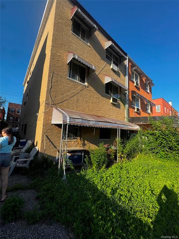 958 E 226th Street, Bronx, NY 10466